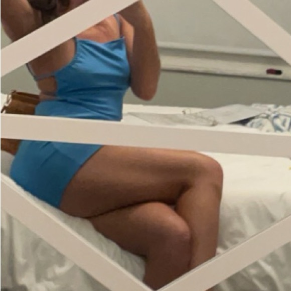 Blue strappy back minidress - Picture 6 of 9